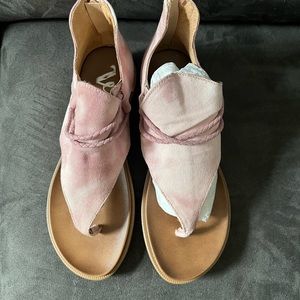 Very G sandals in pink tie dye.